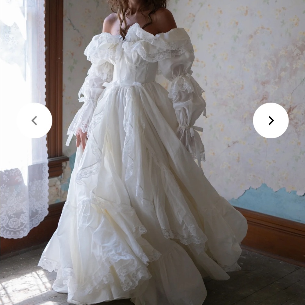Selkie Off-Shoulder Cream Wedding Dress